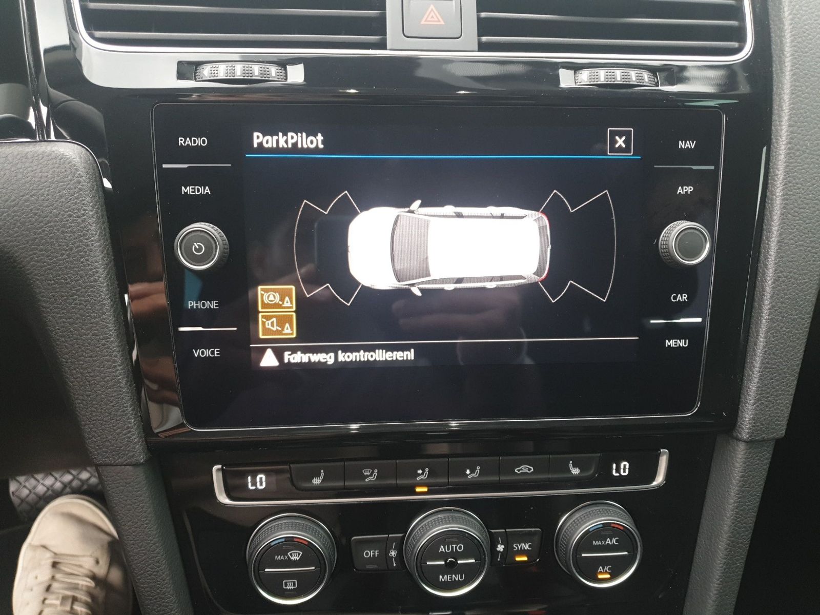 Volkswagen Golf VII Variant 1.5 TSI DSG - Samsaru's Car Outlet