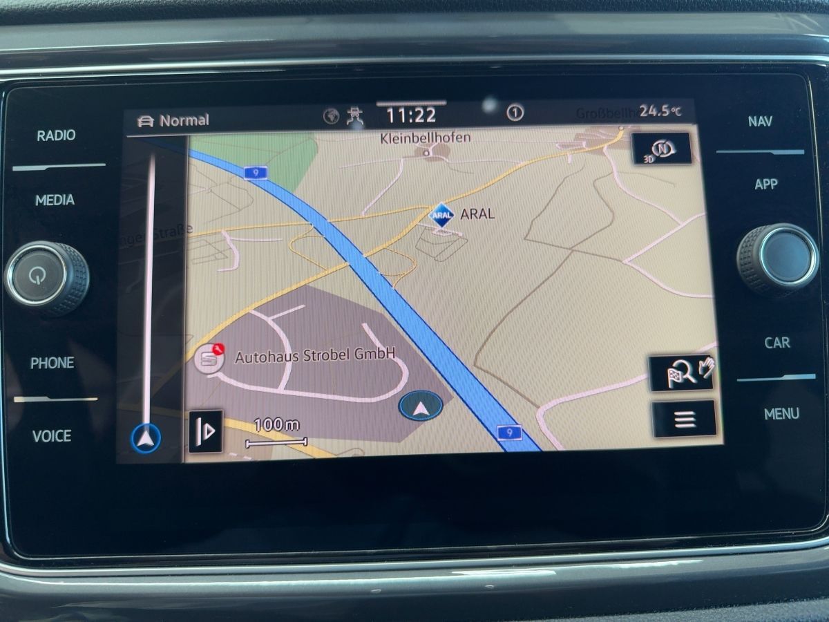 Volkswagen T-Roc 1.5 TSI DSG Sport - Samsaru's Car Outlet