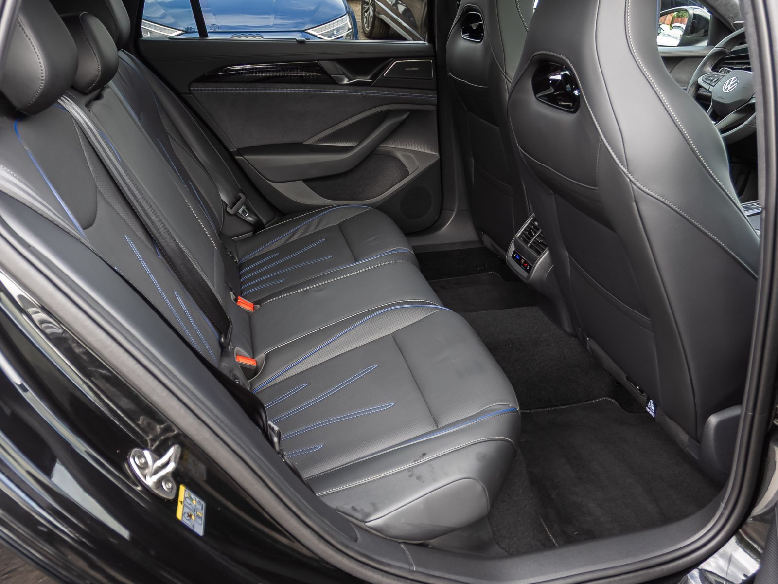 Volkswagen Passat Variant 2.0 TSI "R-Line" 4M DSG Navi LED