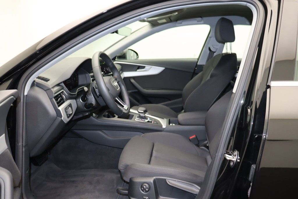 Audi A4 Avant 40 TFSI S line - Samsaru's Car Outlet