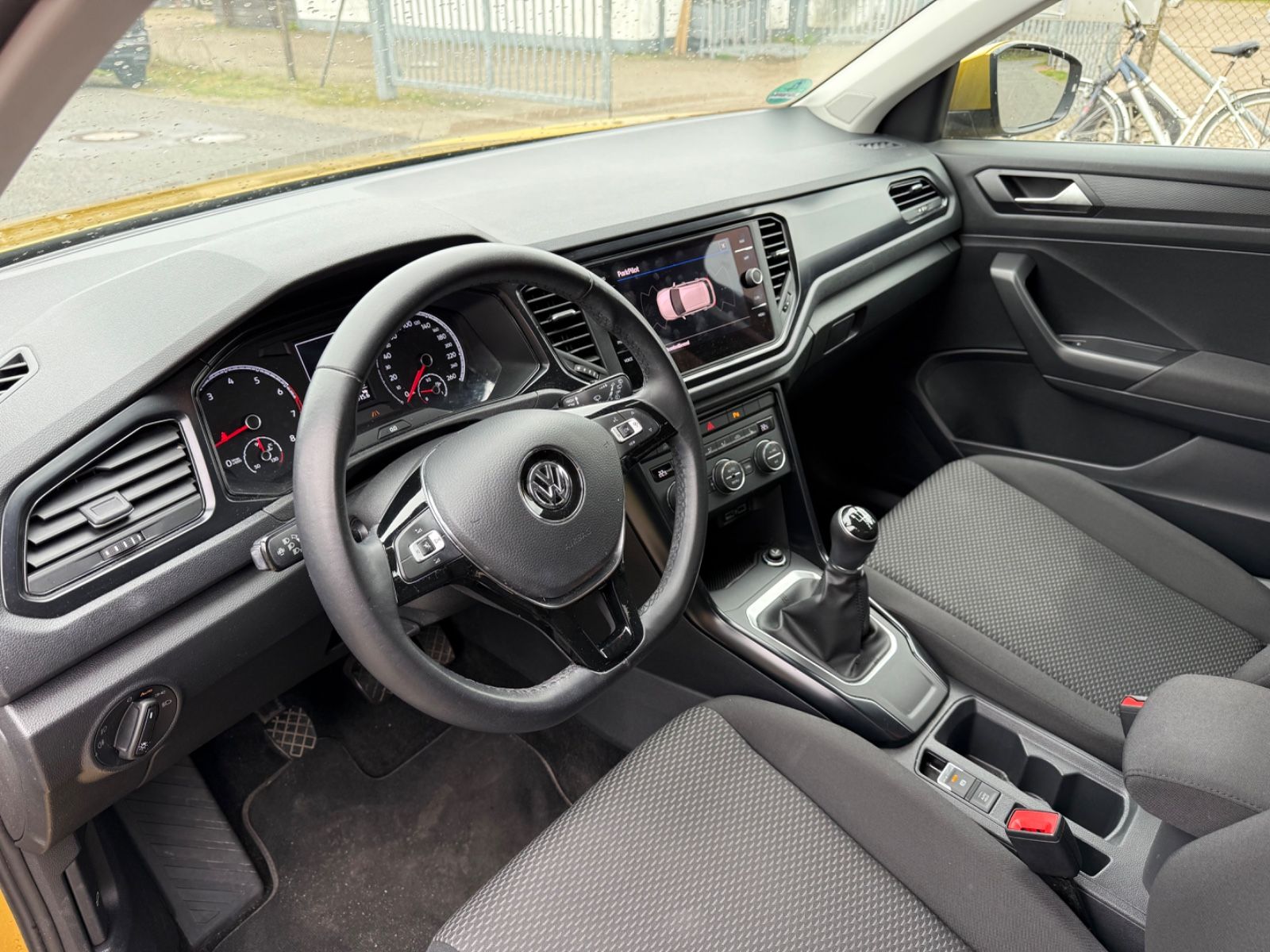 Volkswagen T-Roc 1.0 TSI - Samsaru's Car Outlet