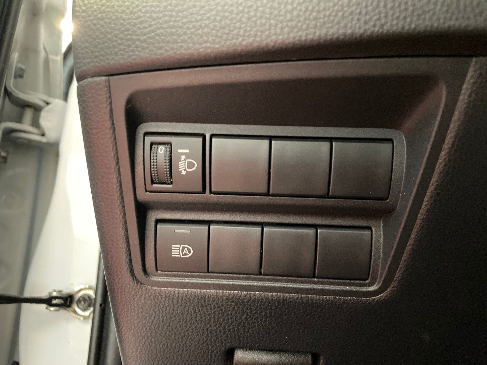 Toyota Yaris Comfort - Samsaru's Car Outlet