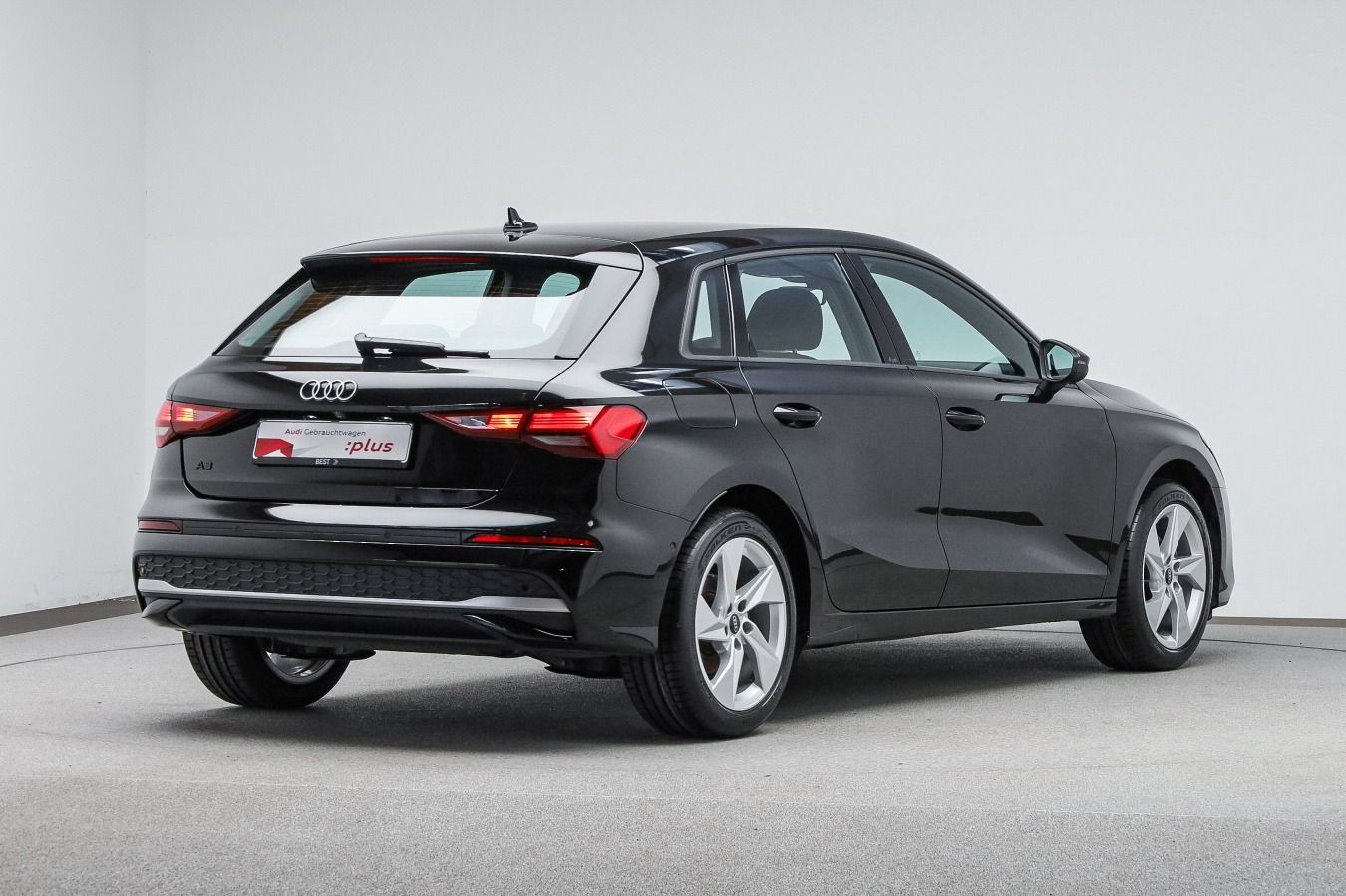 Audi A3 Sportback 35 TDI advanced - Samsaru's Car Outlet