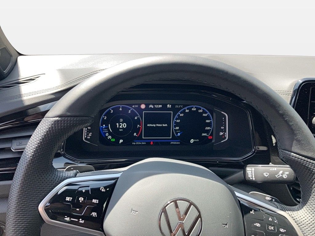 Volkswagen T-Roc R-Line - Samsaru's Car Outlet