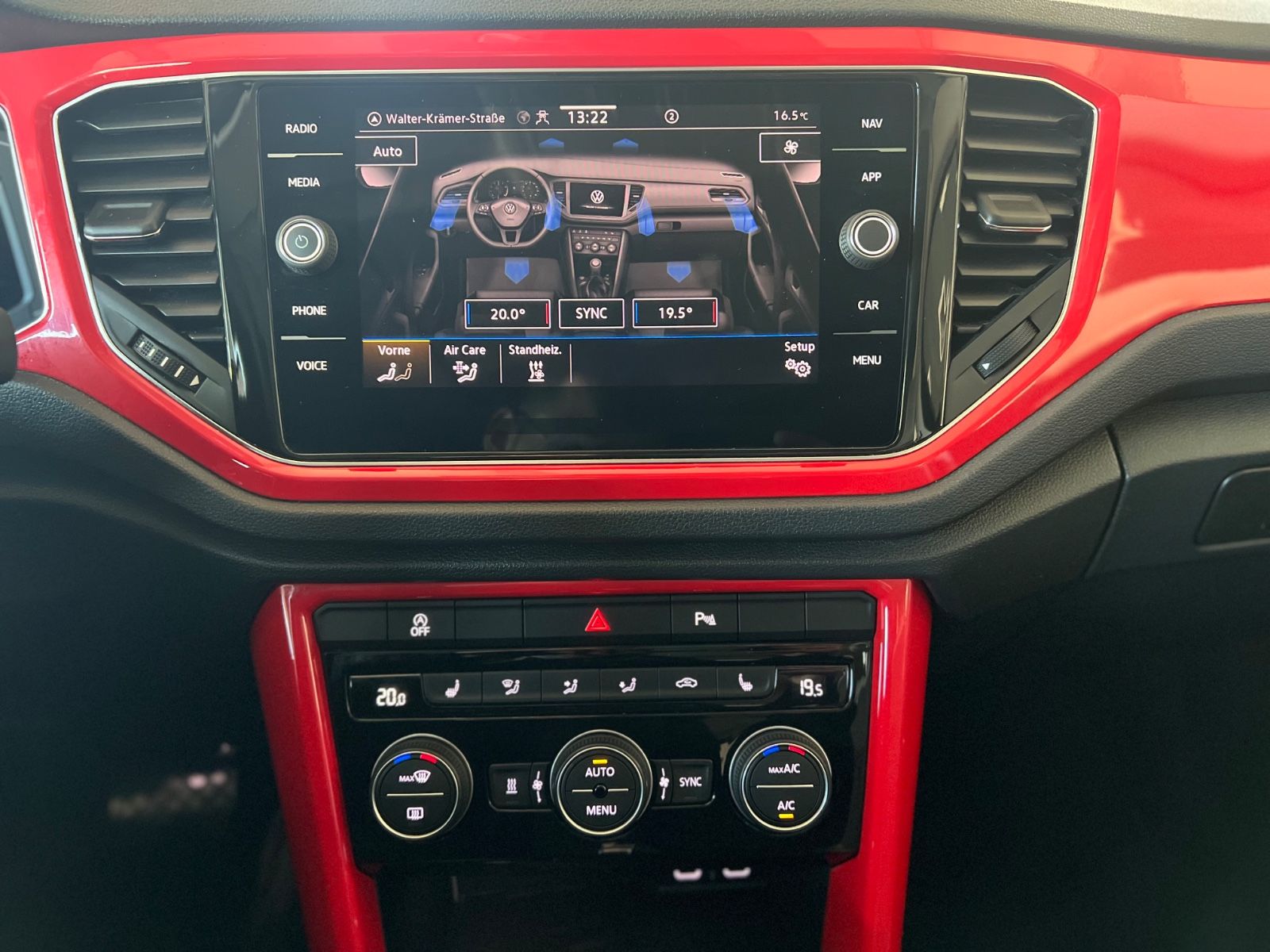 Volkswagen T-Roc 1.5 TSI Style - Samsaru's Car Outlet