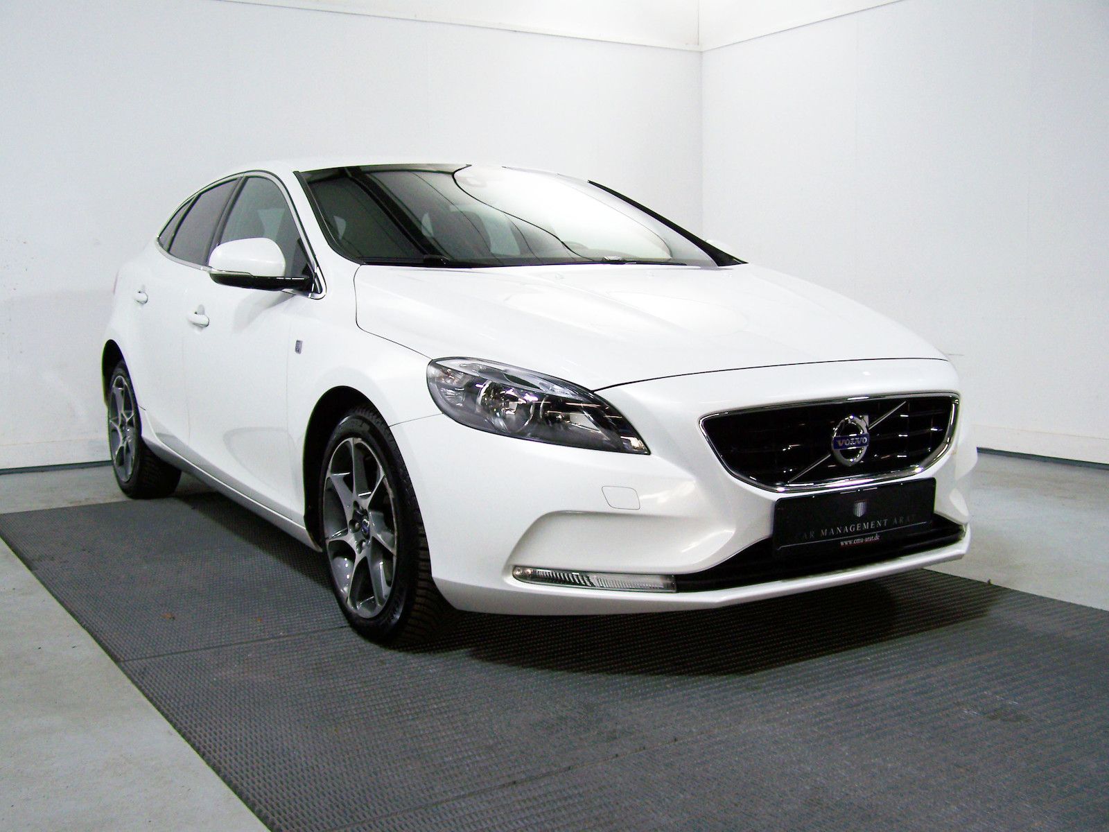 Volvo V40 2.0 T2 Ocean Race LEDER+NAVI+KAM+SHZ+TEMP