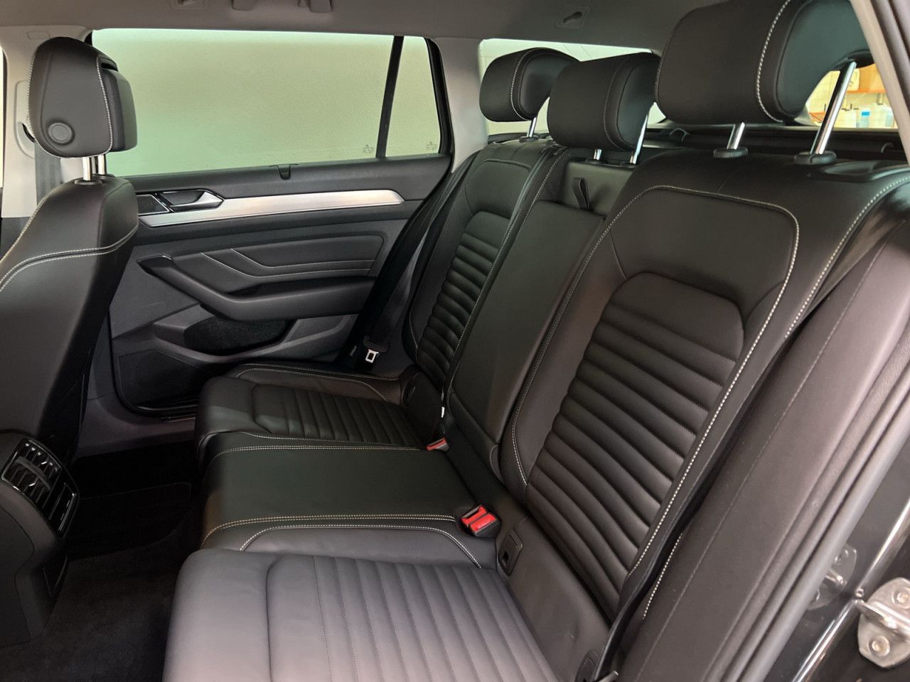Volkswagen Passat Variant Elegance 2.0 TDI 4MOTION DSG  AHK