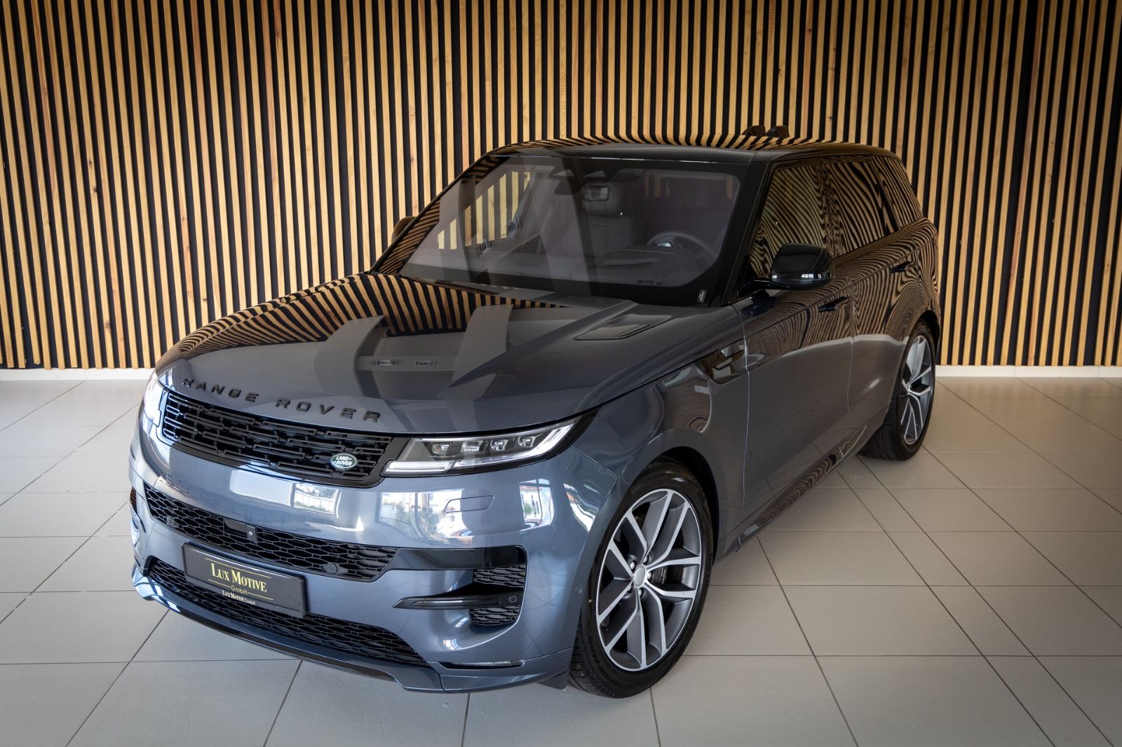 Range Rover Sport D350 First Edition - Samsaru's Car Outlet