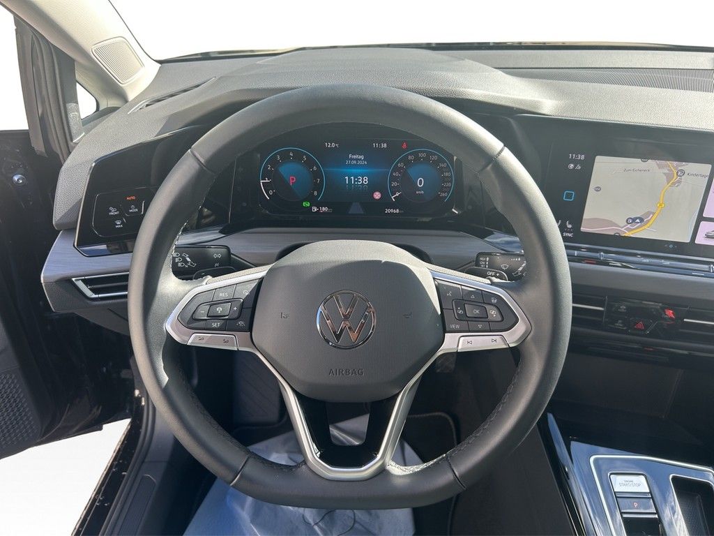 Volkswagen Golf VIII 1.5 eTSI DSG Style - Samsaru's Car Outlet