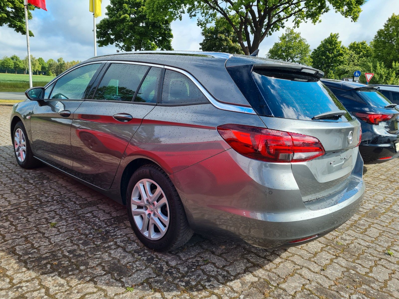 Opel Astra K Sports Tourer Elegance - Samsaru's Car Outlet