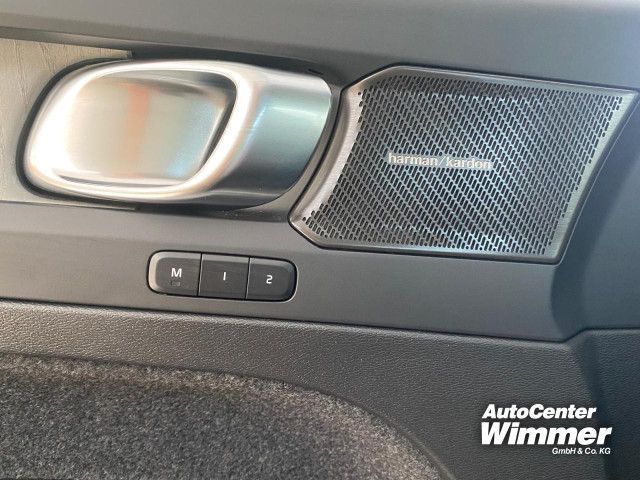 Volvo XC40 B4 Ultra Dark - Samsaru's Car Outlet