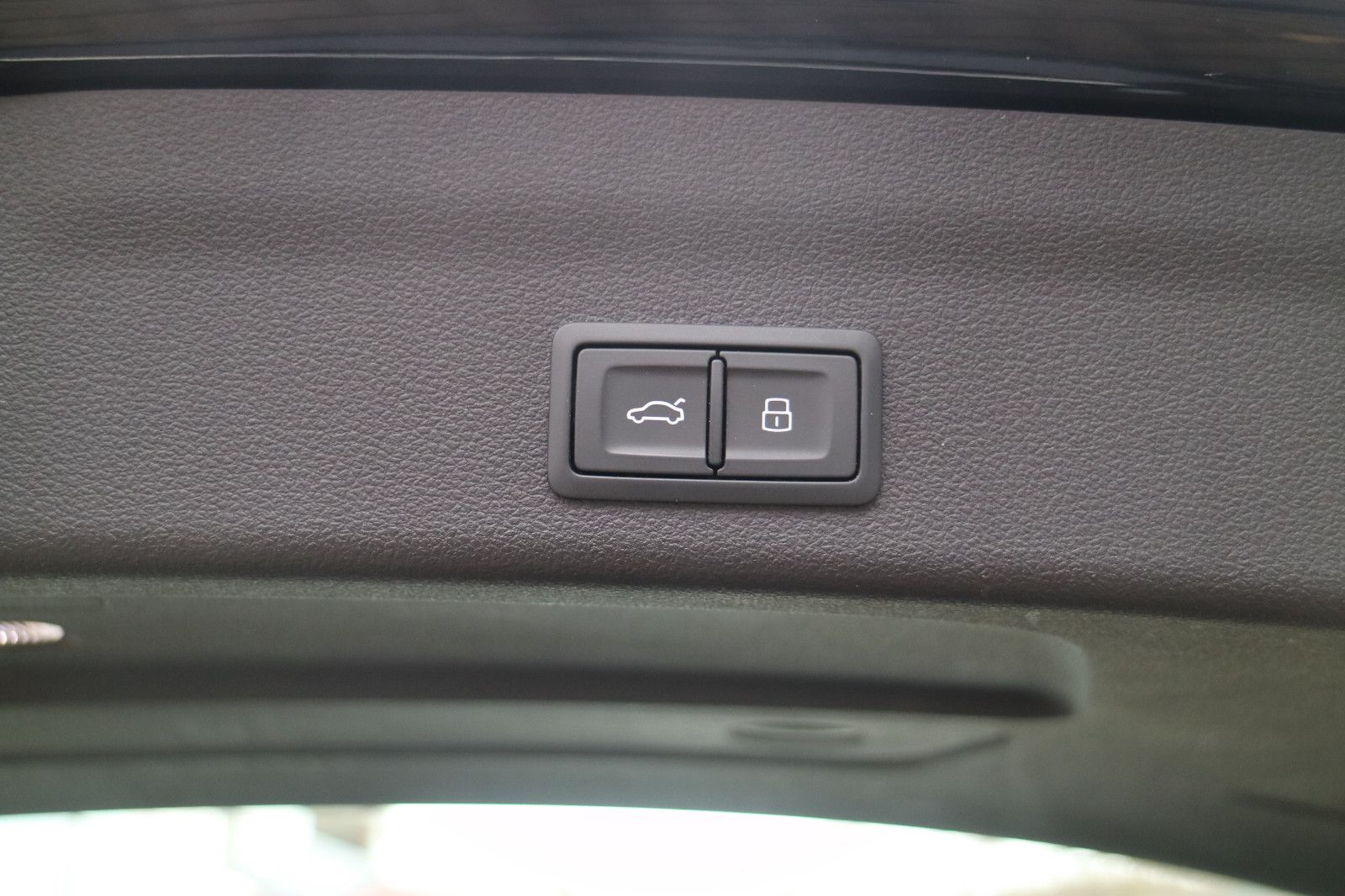 Audi A6 Avant 45 TFSI quattro S line-Pano-AHK-ACC