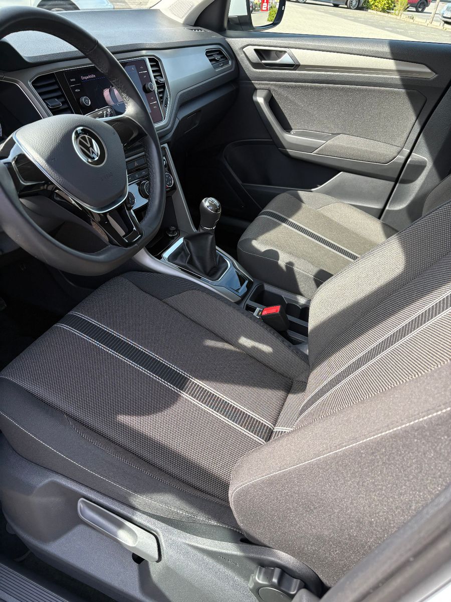 Volkswagen T-Roc Style - Samsaru's Car Outlet