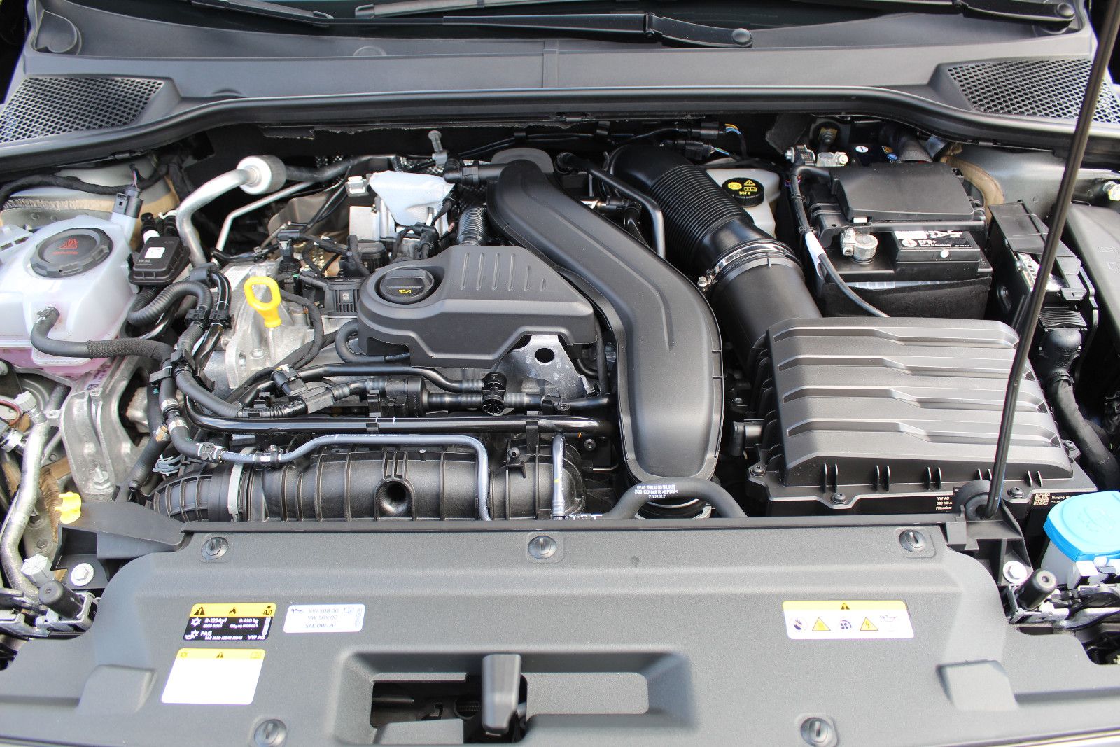 Seat Arona FR 1,5 TSI DSG DINAMICA AHK LED ACC SPUR