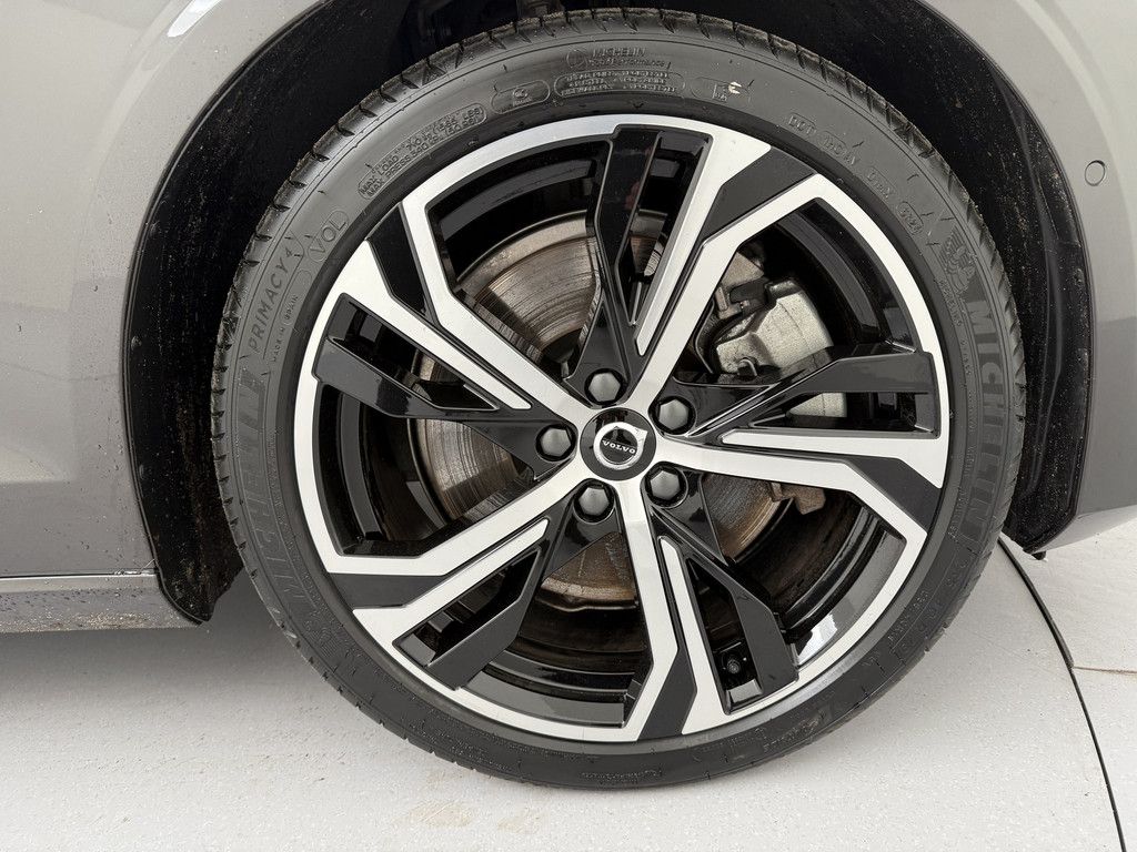 Volvo V60 T6 Plus Dark Recharge Plug-In Hybrid AWD LED