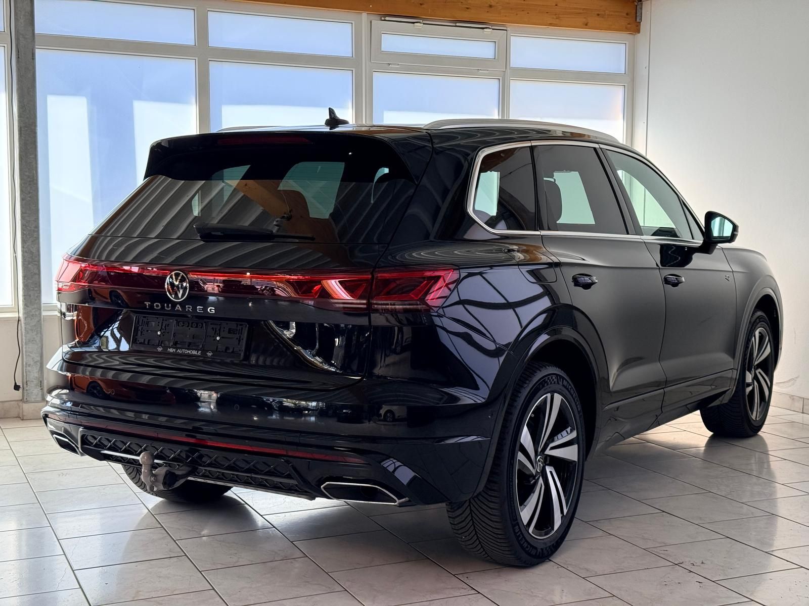 Volkswagen Touareg R-Line-Pano/ACC/AHK/360/Dynaudio/Massage