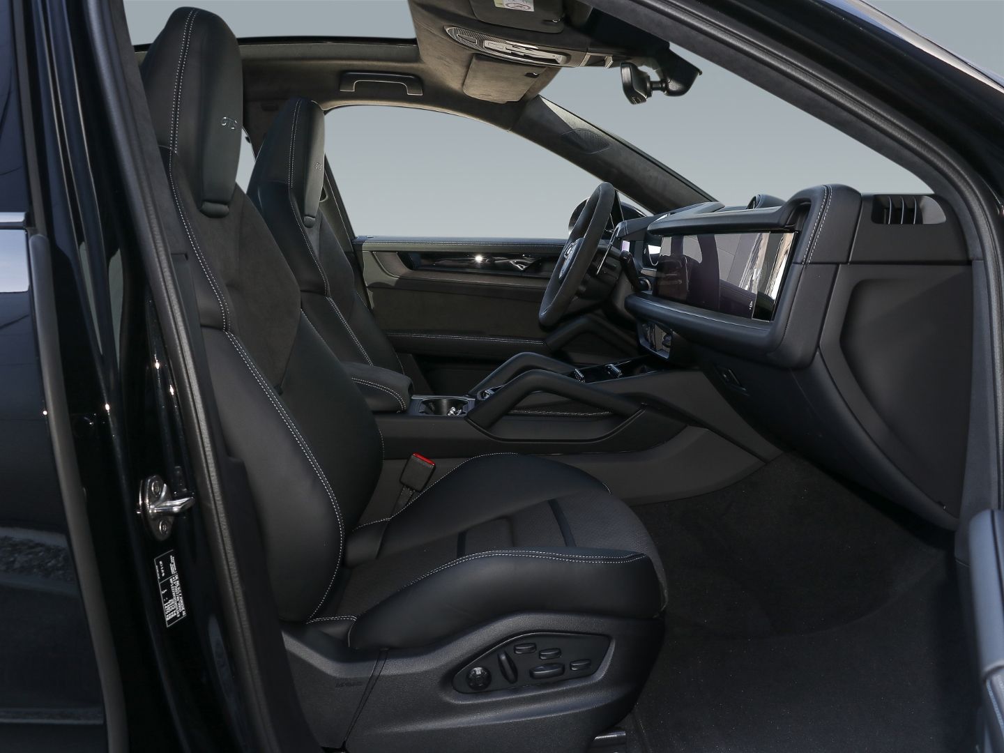 Porsche Cayenne GTS Coupe Burmester HA-Lenkung InnoDrive