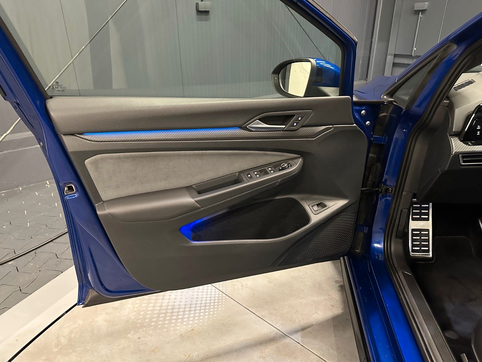 Volkswagen Golf Variant R-Line 4Motion*PANORAMA*AHK*Standhz