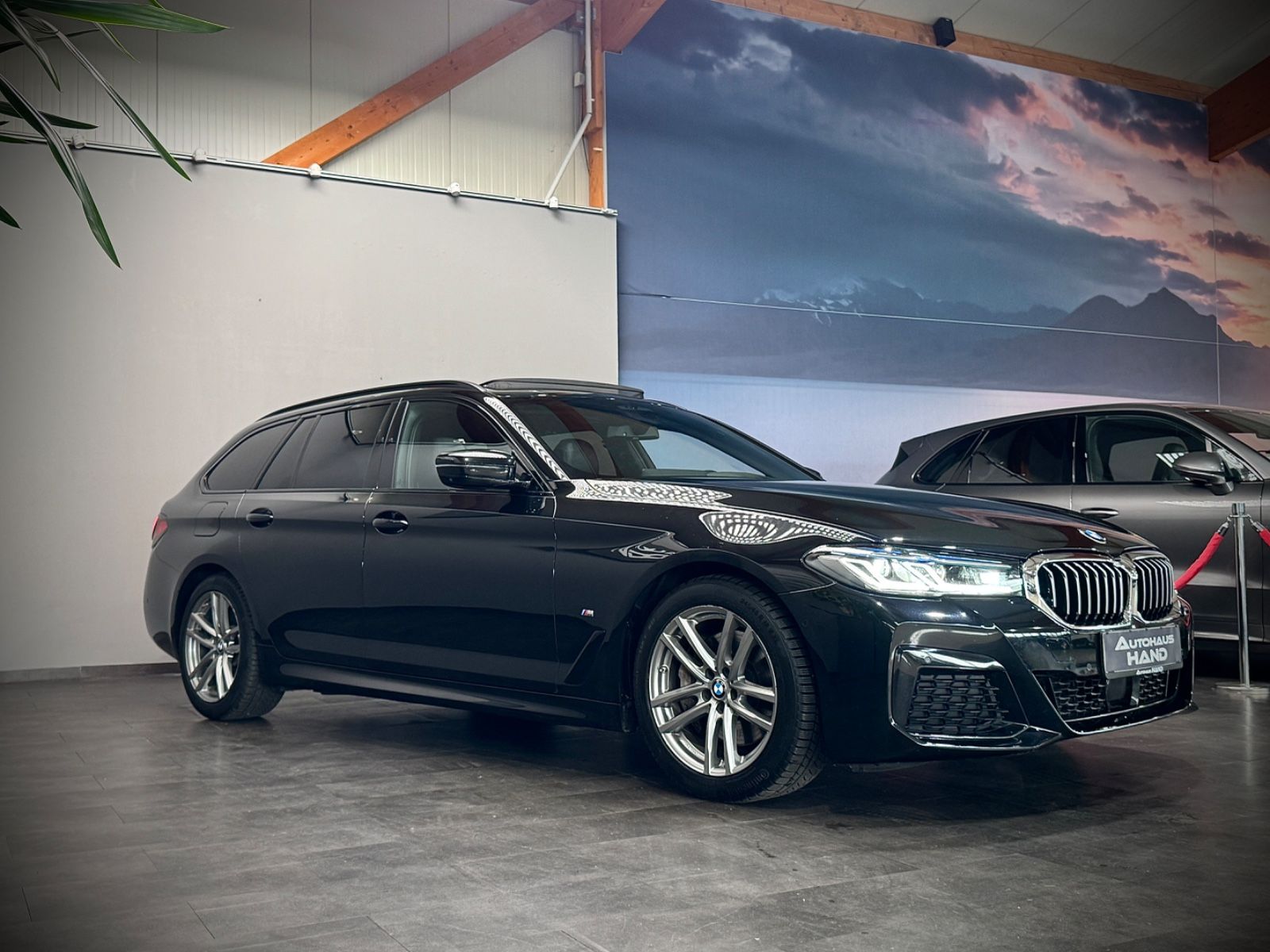 BMW 530d*X-DRIVE*M-SPORT*PANO*LASER*HUD*HiFi*1.Hd
