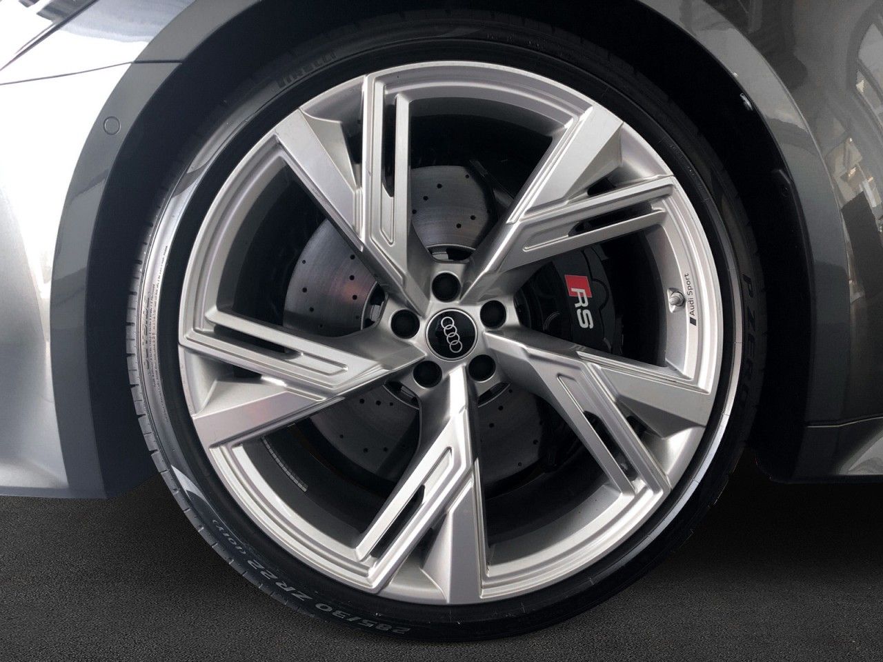 Audi RS 6 Avant tiptronic B&O+MATRIX+SITZHEIZUNG+RS