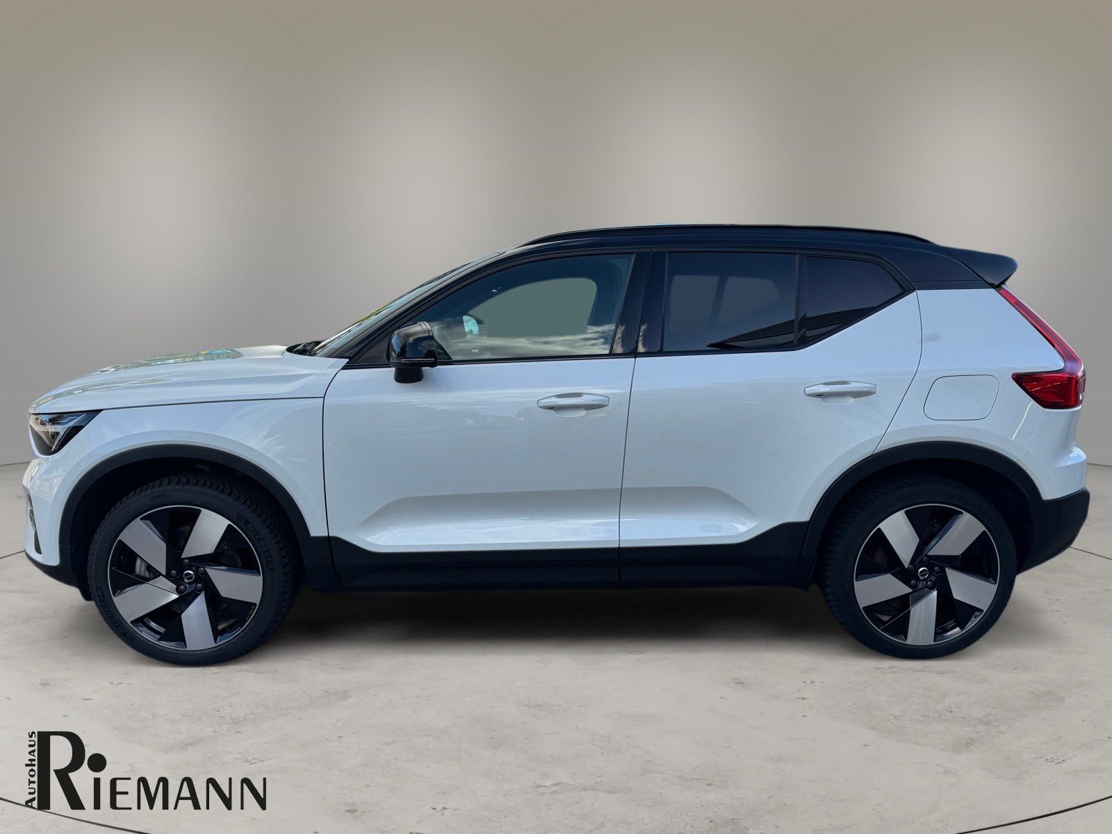 Volvo XC40 Recharge Twin Motor Plus + Winter-Paket
