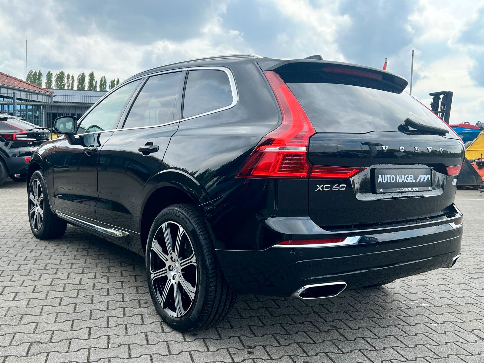 Volvo XC60 T8 AWD Inscription AHK|HEAD-UP|B&W|PANO|