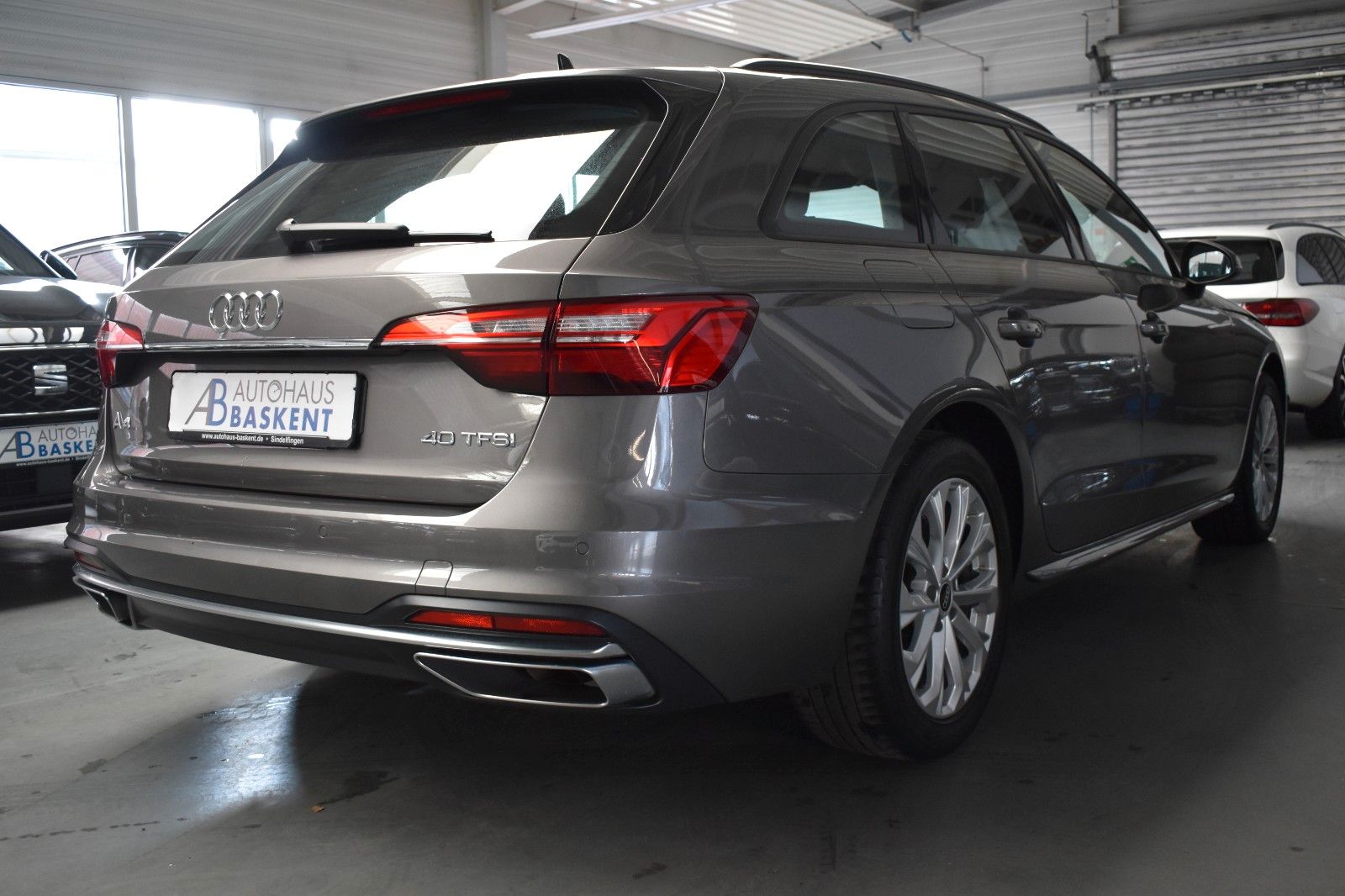 Audi A4 Avant 40 TFSI advanced - Samsaru's Car Outlet
