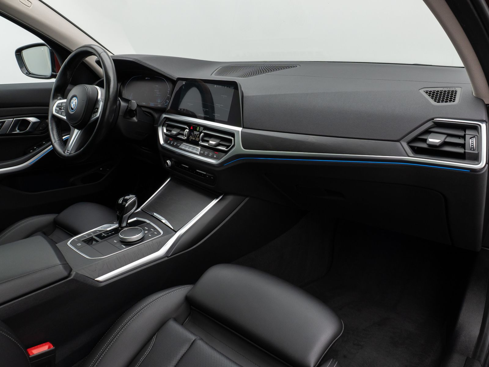 BMW 320e Luxury Line - Samsaru's Car Outlet