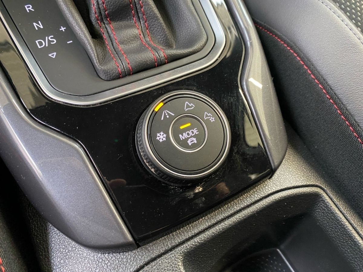 Volkswagen T-Roc 2.0 TSI DSG 4Motion - Samsaru's Car Outlet