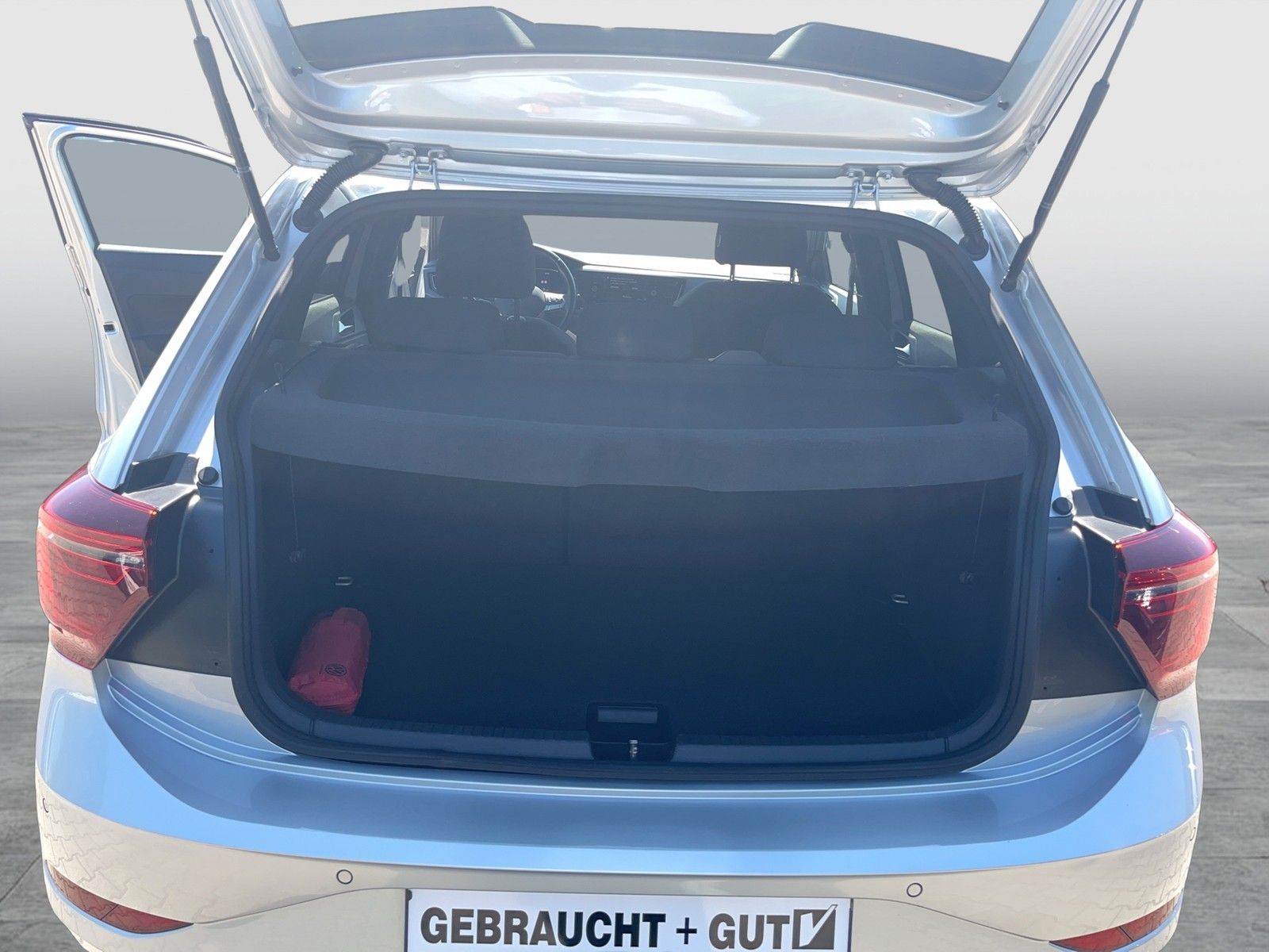 Volkswagen Polo R-Line 1.0 TSI DSG - Samsaru's Car Outlet