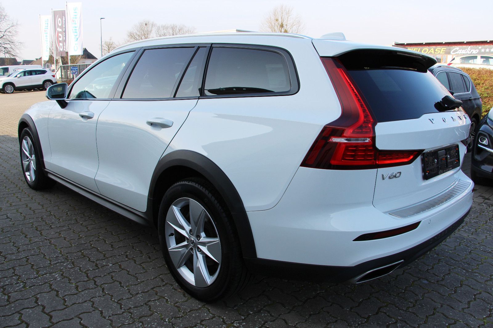 Volvo V60 Cross Country AWD
