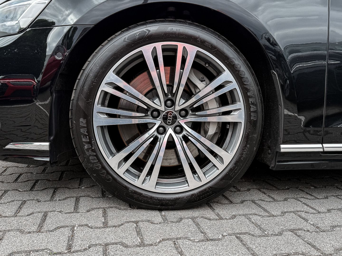 Audi A8 L 60 TFSI e quattro - Samsaru's Car Outlet
