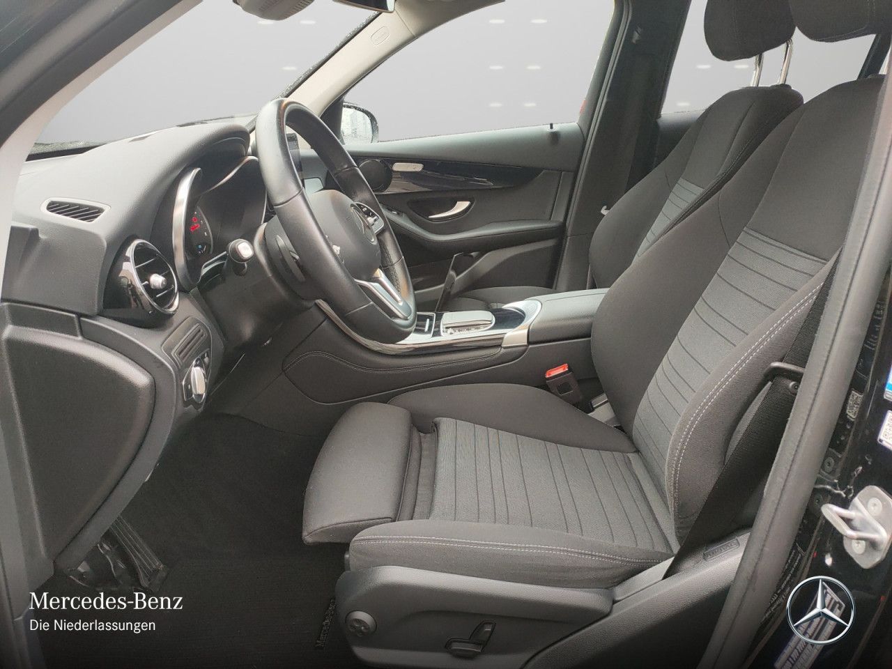 Mercedes-Benz GLC 200 4M - Samsaru's Car Outlet