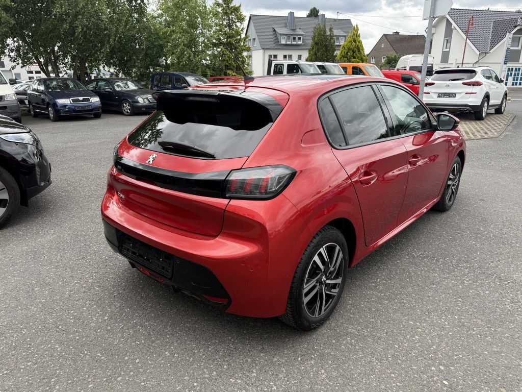 Peugeot 208 1.2 PureTech Allure - Samsaru's Car Outlet