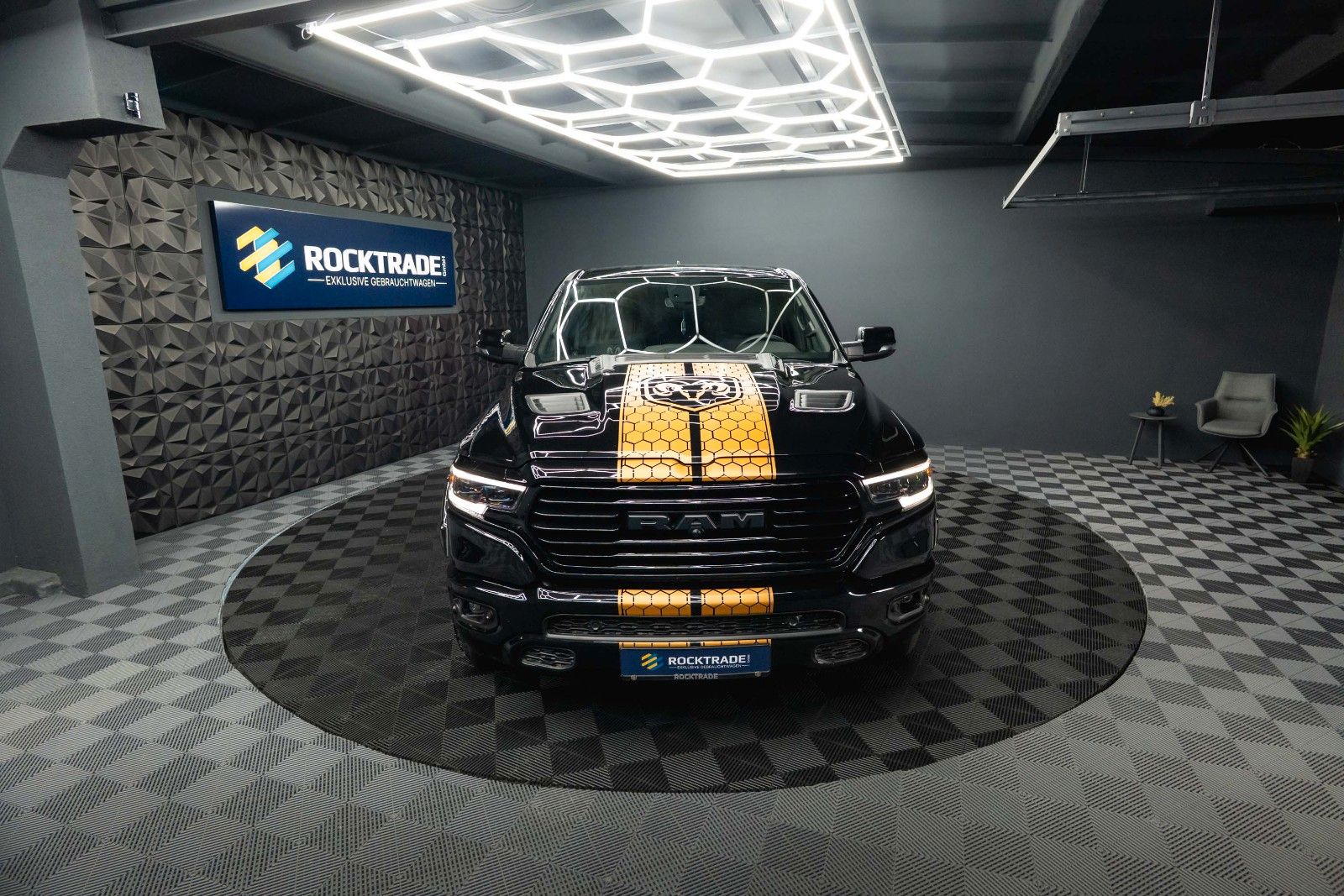 Dodge RAM 5.7 V8 HEMI 4x4 OFFROAD Night Limited 19%