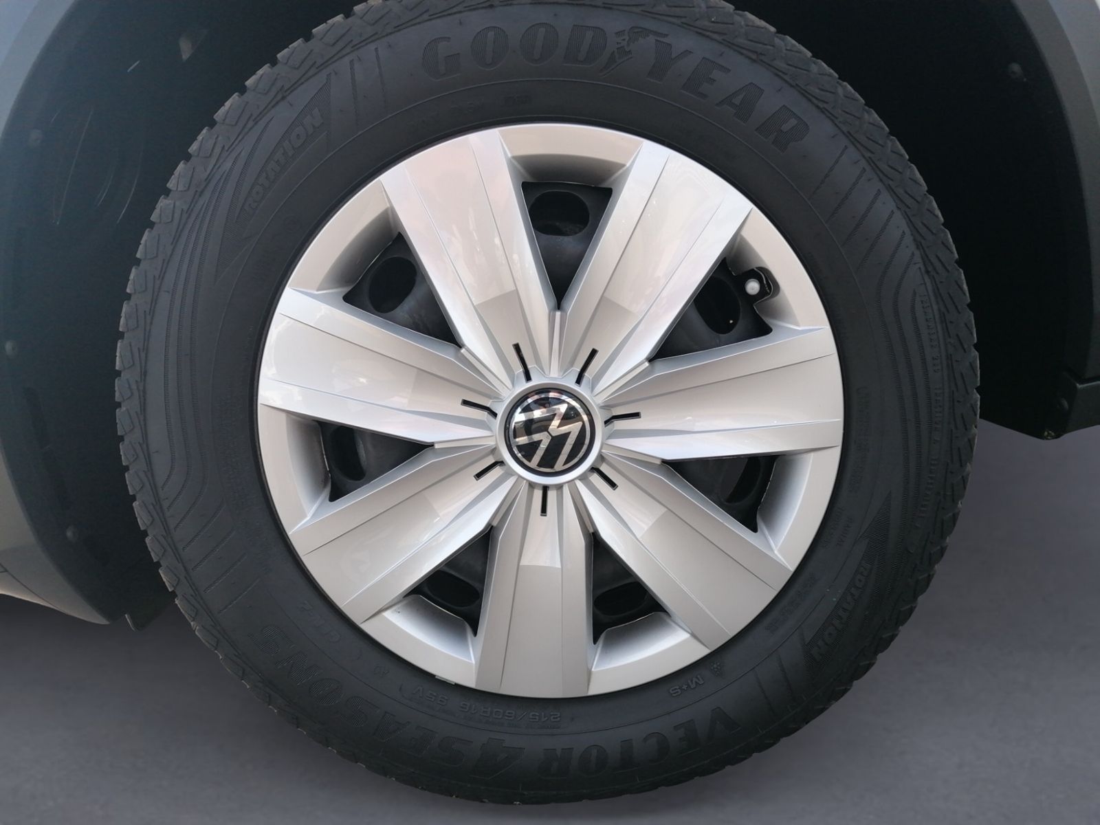 Volkswagen T-Roc 1.0 TSI - Samsaru's Car Outlet