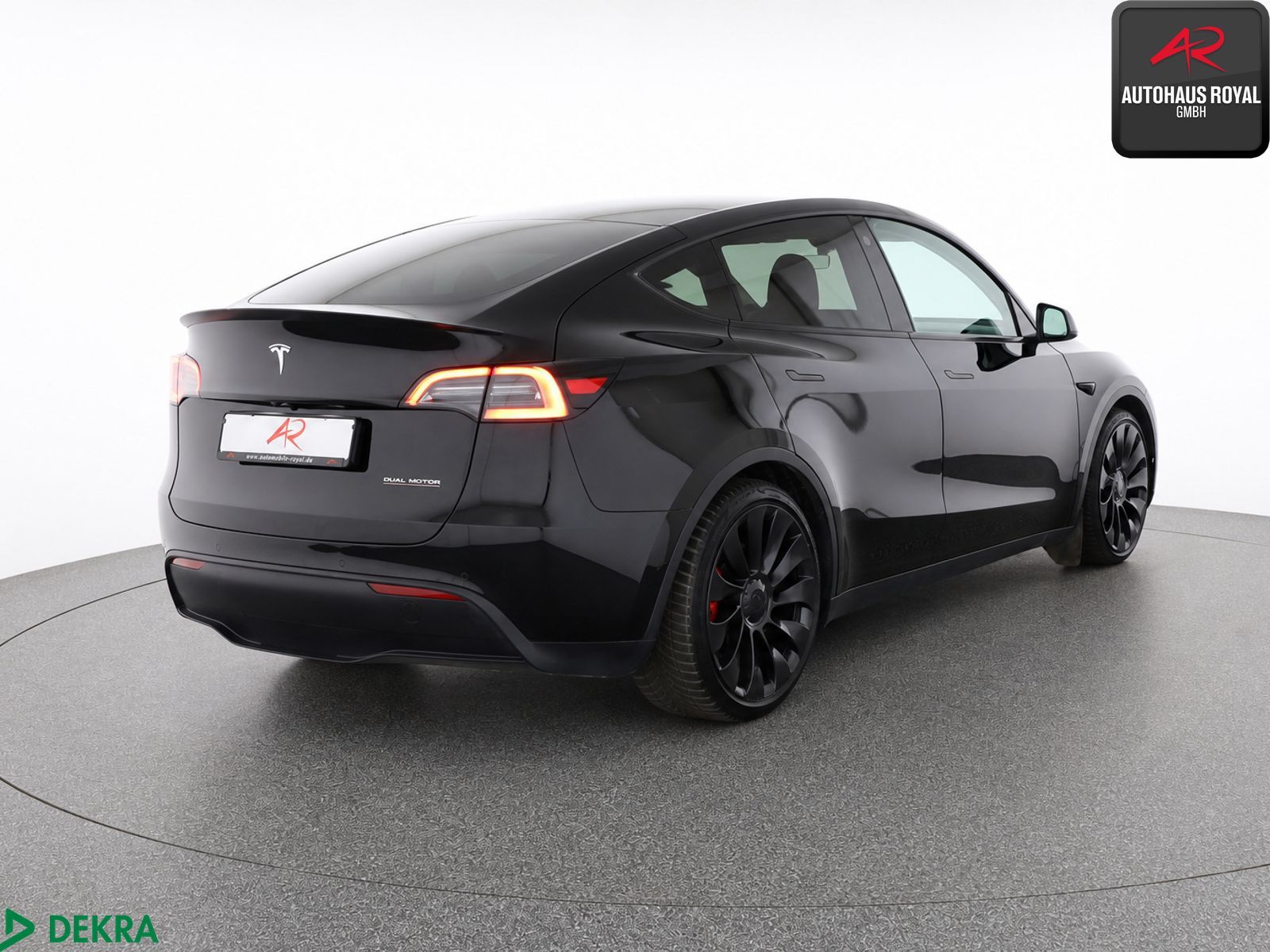Tesla Model Y PERFORMANCE Dual Motor AWD PANO,KEYLESS