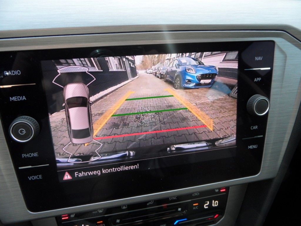 Volkswagen Passat 2.0 TDI SCR DSG - Samsaru's Car Outlet