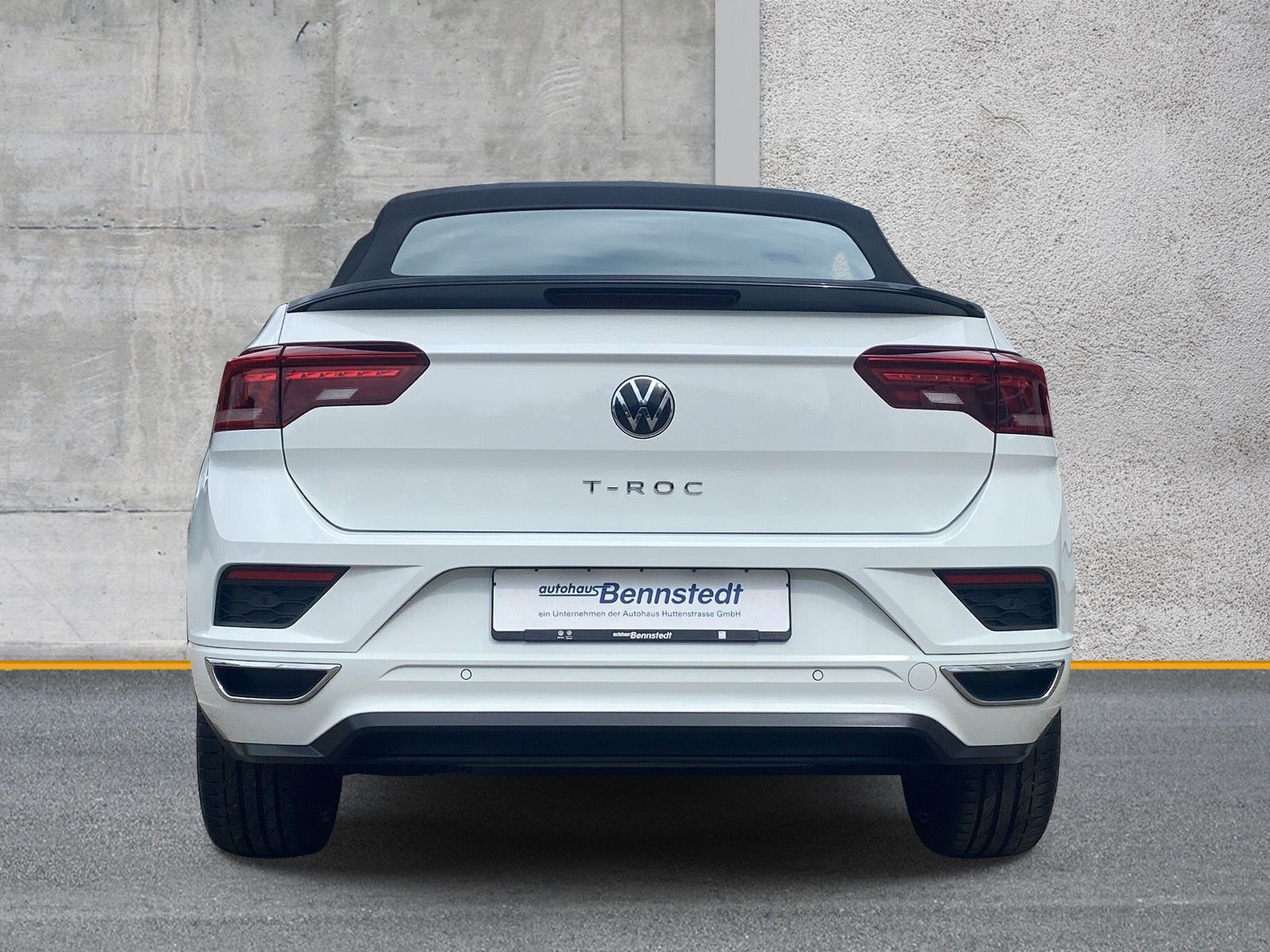 Volkswagen T-Roc 1.5 TSI DSG R-Line - Samsaru's Car Outlet