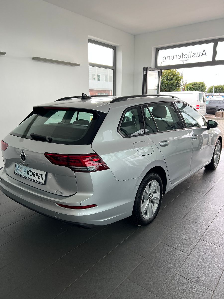 Volkswagen Golf VIII Variant Life 1.5 TSI - Samsaru's Car Outlet