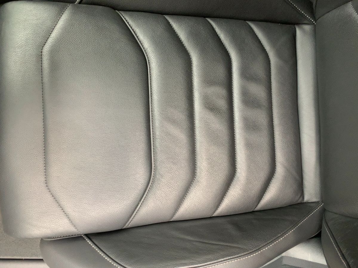 Volkswagen Touareg 3.0 TDI 4M R-LINE - Samsaru's Car Outlet
