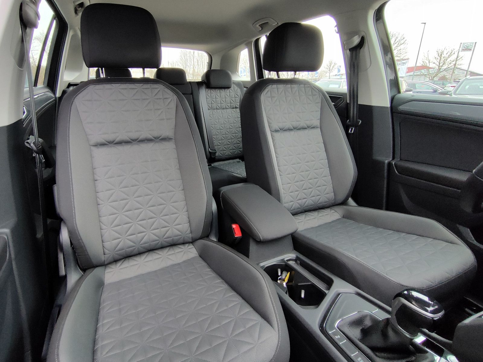 Volkswagen Tiguan 1.5 TSI Life DSG - Samsaru's Car Outlet