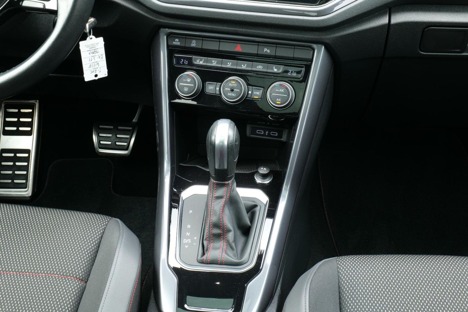Volkswagen T-ROC Sport 1.5 TSI - Samsaru's Car Outlet
