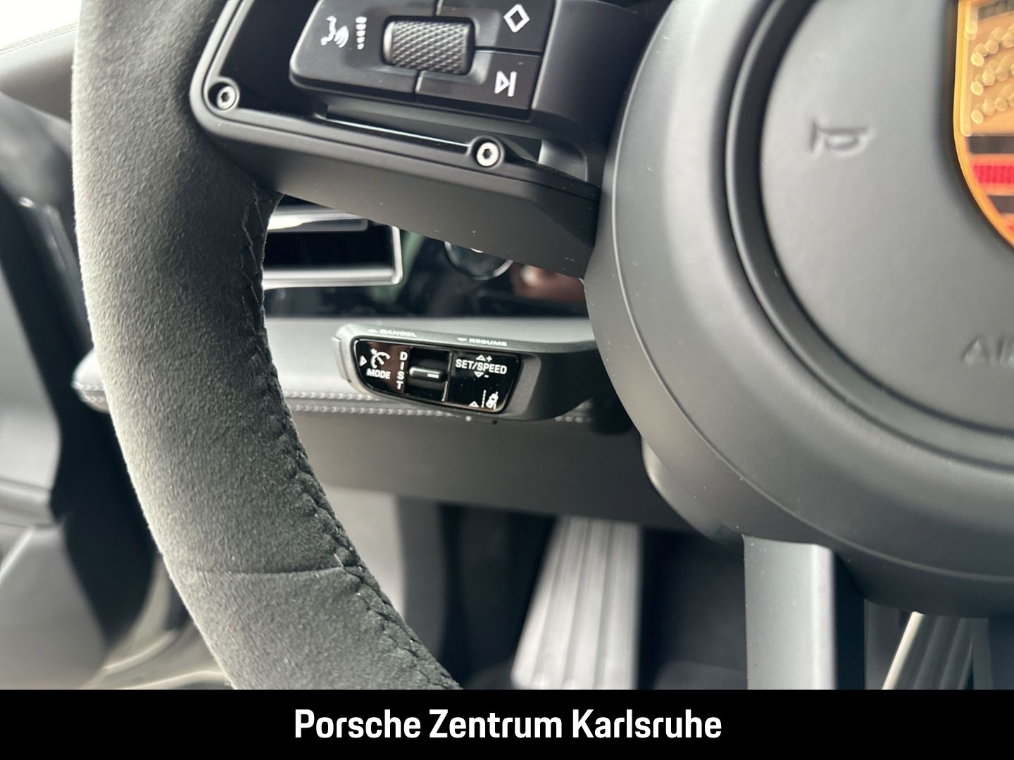 Porsche Taycan 4 Cross Turismo Offroad HA-Lenkung InnoDr