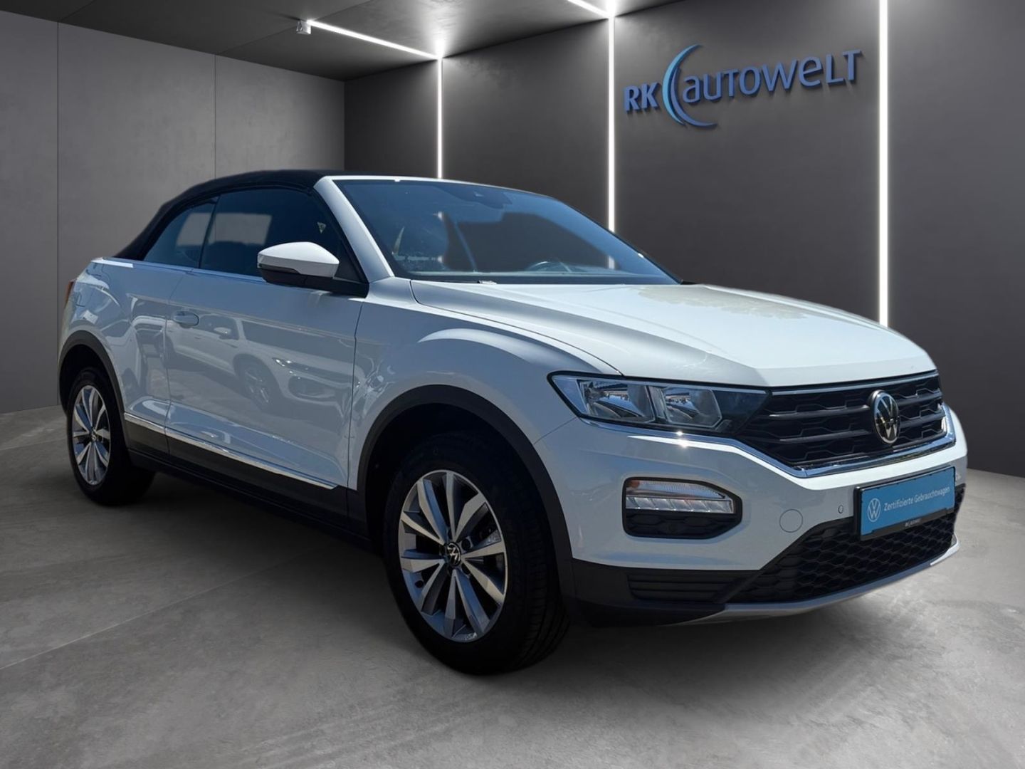 Volkswagen T-Roc Style 1.5 TSI - Samsaru's Car Outlet