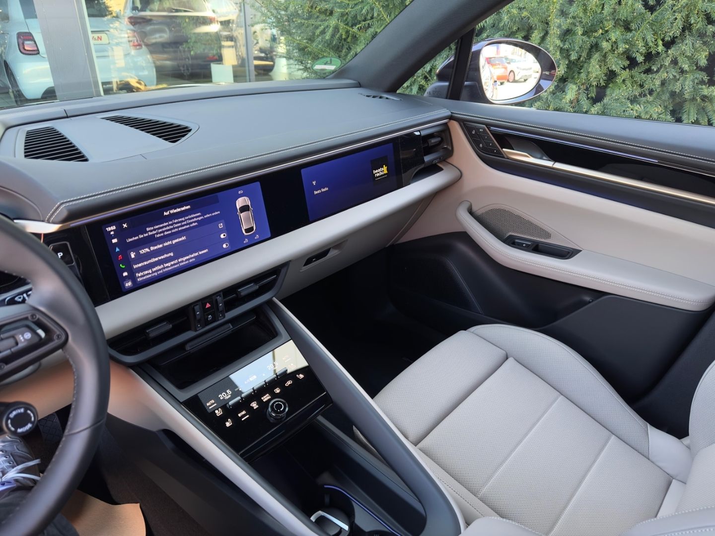 Porsche Macan 4 HUD KLIMASITZE PANO MATRIX BOSE KEYLESS