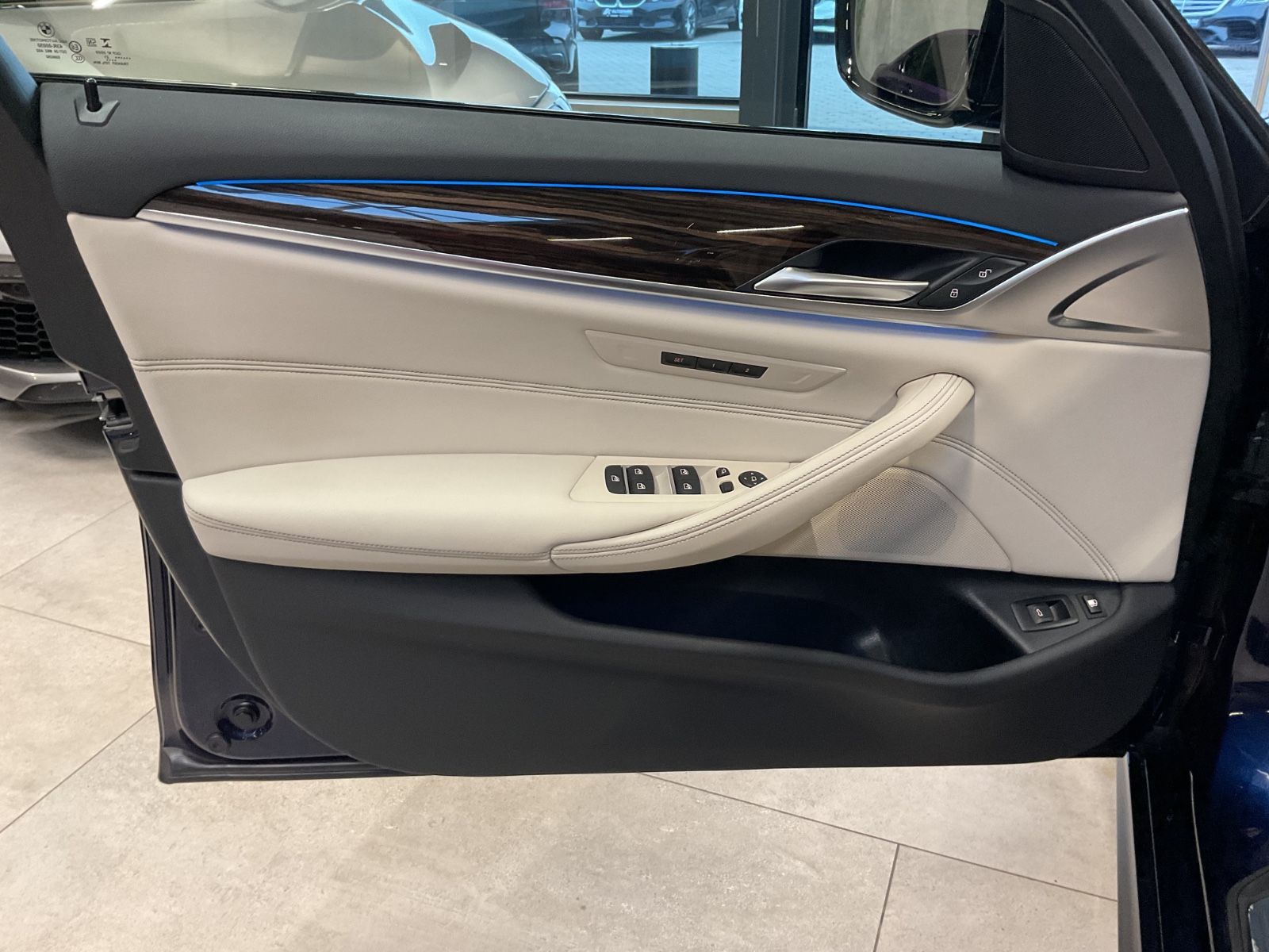 BMW 545e xDr. M Paket Exclusivleder HuD Laserl.