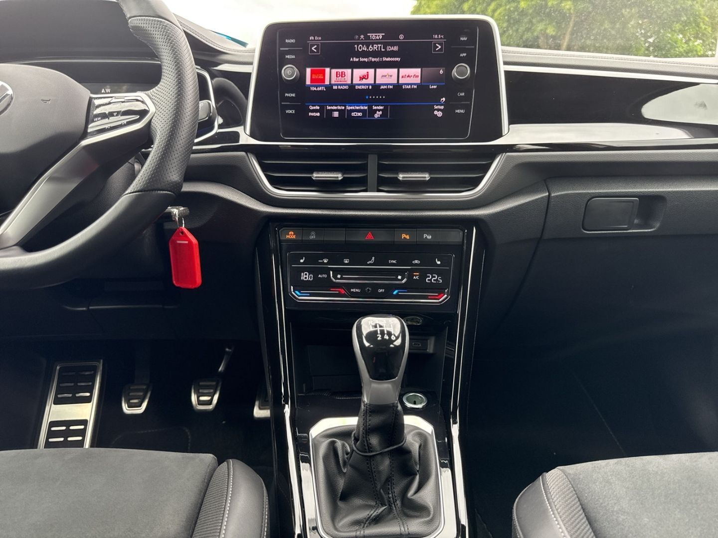 Volkswagen T-Roc 2.0 TDI R-Line - Samsaru's Car Outlet