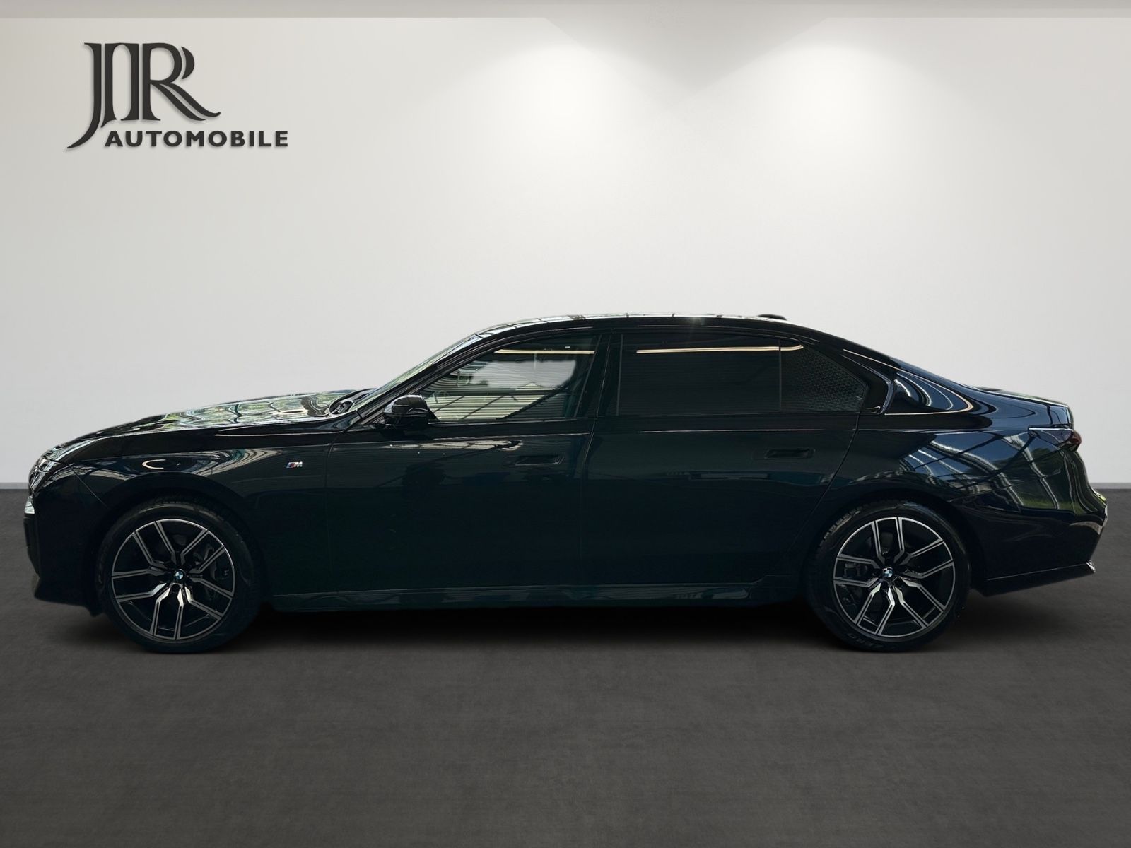 BMW 740 d xDrive M Sport  Fond Entertainment,TV
