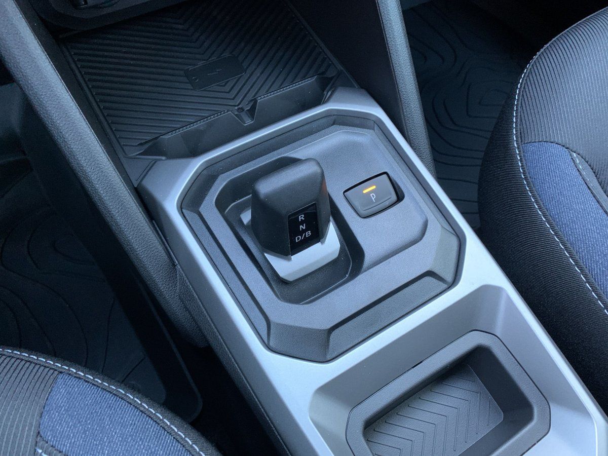 Dacia Duster HYBRID 140 - Samsaru's Car Outlet